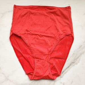 NWT SOMA VANISHING TUMMY MODERN BRIEF PANTY IN RED VAMP SIZE MEDIUM